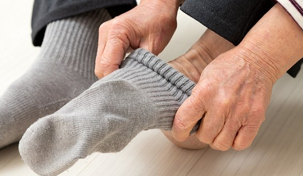 朝靴下も履けない、寝返りもできない臀部の激痛がカイロ施術で改善した５２歳男性の症例